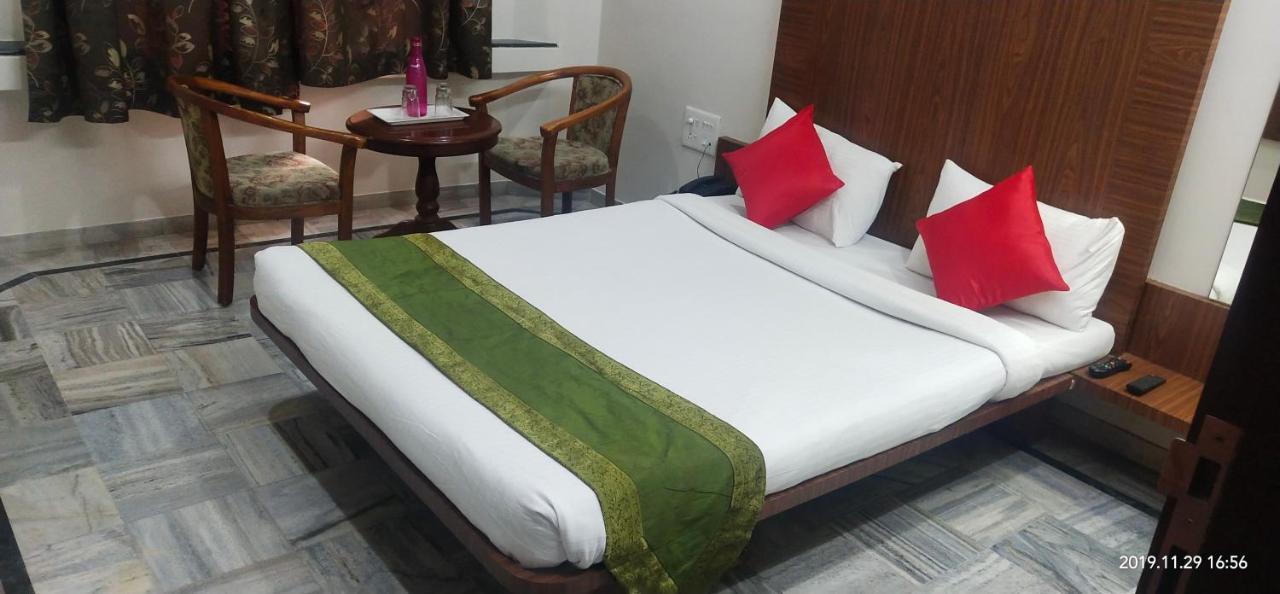 City Palace Hotel होटल सिटी पैलेस Nashik Exterior photo